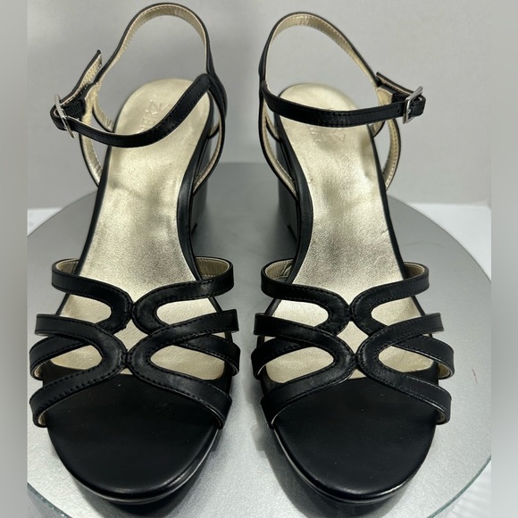NaturalizerElegant Black Strappy Women's size 8 pre owned Exellent condition - Picture 1 of 9